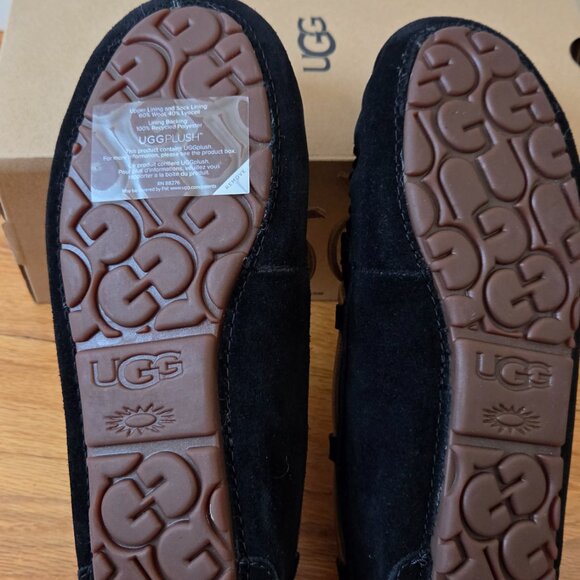 Brand New Ugg Moccasin Slippers Size 5 Black - Picture 4 of 7